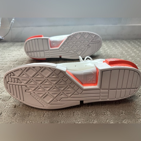 Converse high tops - new and never worn - Picture 11 of 11